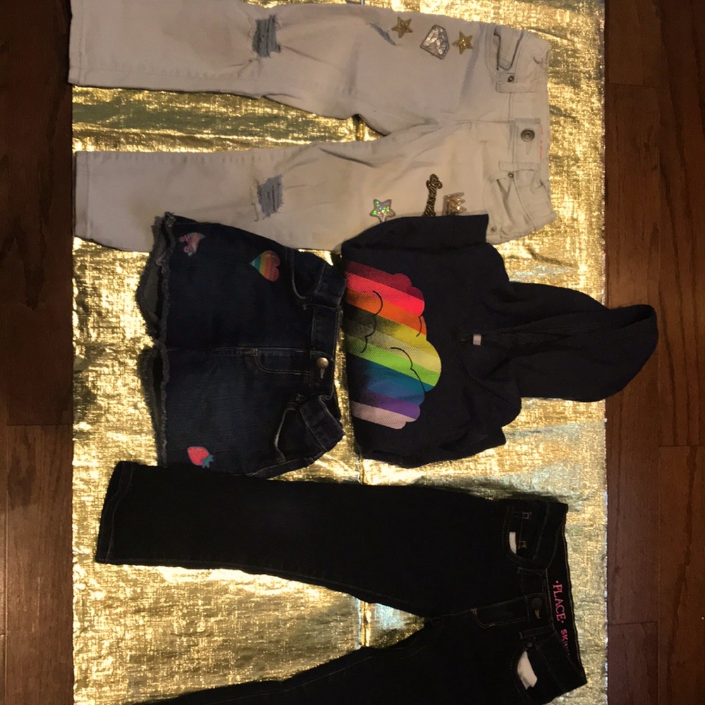 Size 5 2 jeans, 1 short and long sleeve hoodie